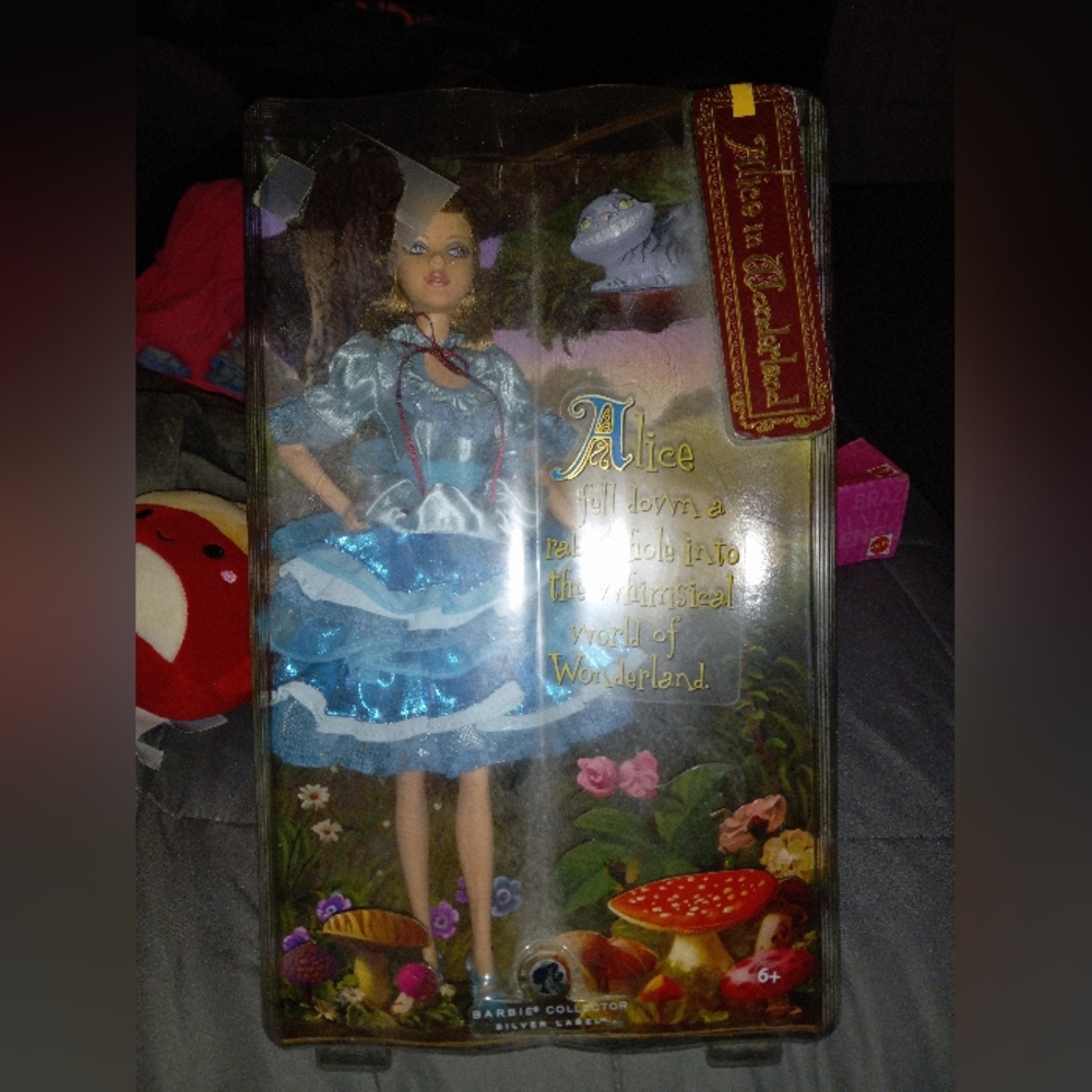 Barbie collector silver label Alice in Wonderland